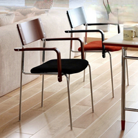 Chaise de salle à manger moderne et simple, accoudoirs, sac souple, meubles de maison décontractés, revêtement en soie, cadre en bois, pieds en métal, salon