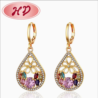 Parure de bijoux fantaisie plaqué or 18 carats pour femme : bague, bracelet, breloque, boucles d'oreilles, pendentif et collier