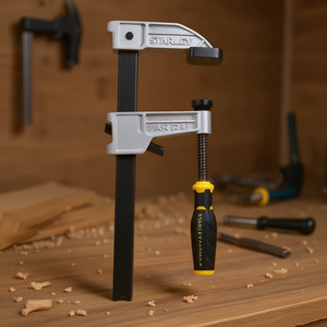 Abrazadera de tornillo Stanley Fatmax de 10 pulgadas con marco de acero para trabajos pesados en madera - Product Image 3