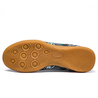 Chaussures de football et de futsal professionnelles unisexes pour l'extérieur, personnalisables, avec empeigne en PU et doublure en mesh, collection printemps-été, directement de l'usine