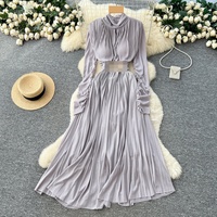 Robe décontractée élégante pour femmes WIWT, coupe trapèze plissée, manches longues, col montant et ceinture décorative, idéale pour les tenues quotidiennes et les soirées.