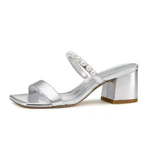 Sandali con doppio cinturino di perle da donna scarpe Slip on a punta quadrata con tacco basso a tacco grosso ciabatte in <span class=keywords><strong>argento</strong></span> - Product Image 1