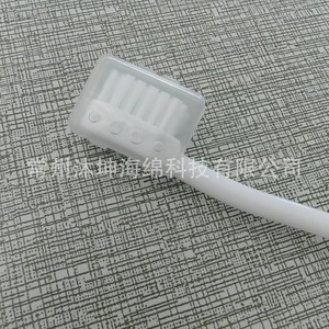 Cepillo de dientes de viaje Munkcare con cabezal de succión, mango verde, desechable, para cuidado bucal - Product Image 3