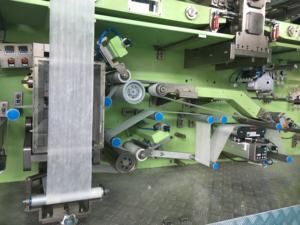 Высококачественная полностью автоматическая линия по производству детских подгузников, восстановленная с компонентами сердечника ПЛК для бумажных материалов из древесной массы - Product Image 3