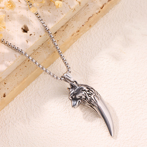 Collar gótico punk con cruz de calavera y daga para hombre, colgante de espada vintage de acero inoxidable, joyería de moda <span class=keywords><strong>rock</strong></span>, disponible en stock. - Product Image 4