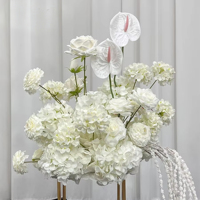 Boule de fleurs artificielles en soie de luxe 35-70 cm pour centre de table d'événements, décoration de fête, mariage et allée.