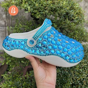Sandales d'été respirantes personnalisées avec logo diamant <span class=keywords><strong>de</strong></span> <span class=keywords><strong>luxe</strong></span>, design personnalisé, chaussures brillantes, chaussures en cristal scintillantes - Product Image 3