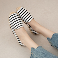 Sepatu Espadrilles Wanita Musim Panas Warna Putih Hitam Bergaris, Desain Tertutup, Motif Garis Nautikal, Model Slip On, Anyaman Jute, Loafer Datar