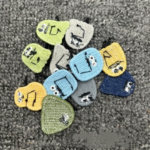 Adorabile Applicazione di Mostro Lavorato a Maglia, Patch Ricamata a Cartone Animato per Decorazione Fai-da-Te di Abbigliamento, Scarpe, Cappelli e Borse per Bambini - Product Image 6