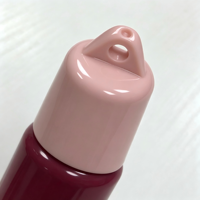 Tube souple brillant pour gloss cosmétique, couleur bordeaux, avec capuchon rose à suspendre, embout oblique rond, accessoires de suspension disponibles