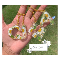 Porte-clés forme de marguerite avec initiales, pendentif en résine avec de vraies fleurs, nouvelle collection 2022