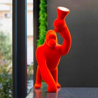 Lampe de sol en résine sur mesure en forme de gorille, sculpture animale en fibre de verre, statue décorative pour l'intérieur d'hôtels, clubs et boutiques