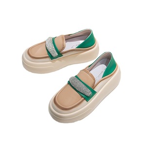 Nuevo estilo de zapatos de mujer a la moda con suela gruesa y pedrería, estilo coreano, versátiles y adecuados para todas las ocasiones. - Product Image 4