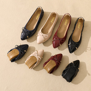 Ballerines Blanches en PU <span class=keywords><strong>Grande</strong></span> <span class=keywords><strong>Taille</strong></span> 44 pour Femmes, à Bout Carré, Chaussures d'Infirmière à Enfiler, Plates, Souples, Antidérapantes, Imperméables, Légères, Intemporelles - Product Image 4