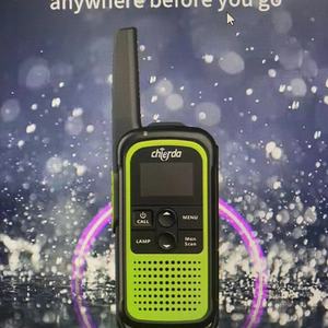 Walkie Talkie Analógico Chierda JV01, Resistente al Agua IPX6, UHF, Potencia de Salida de 5W, Sin Hielo, PMR 446, Llamadas Bidireccionales, Color Negro - Product Image 4