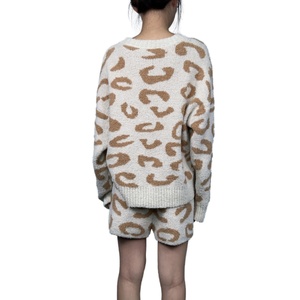 Pull en laine respirant à col rond personnalisé pour femme, motif dessin animé, collection hiver, offre spéciale - Product Image 3