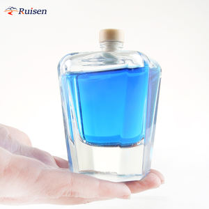 Bouteille en verre d'emballage <span class=keywords><strong>haut</strong></span> <span class=keywords><strong>de</strong></span> <span class=keywords><strong>gamme</strong></span> 250 ml 375 ml 450 ml Petite capacité Bouteille en verre à fond épais unique pour vin whisky brandy <span class=keywords><strong>vodka</strong></span> - Product Image 1