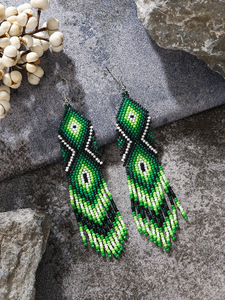 Handgefertigte Glücksbringer Lange Perlenohrringe im Boho-Stil - Product Image 5