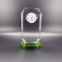 Coupe en verre optique bleu à pointe taillée en forme de gemme avec base bleue, trophée en verre, cadeaux
