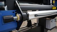 2024 baru Update Roll ke Roll60cm Uv Dtf Printer Output tinggi pencetakan sangat baik resolusi digunakan untuk pencetakan stiker