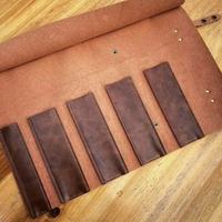 Ensemble de 5 couteaux en aluminium avec étui en coton 100% personnalisé, design pliable, fermeture à boucle - Sac à couteaux de qualité supérieure marron (OEM) 150 lb