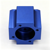Boîtier carré en aluminium anodisé usiné sur mesure par CNC, bloc en aluminium à cavité cylindrique usiné avec précision pour équipement d'automatisation