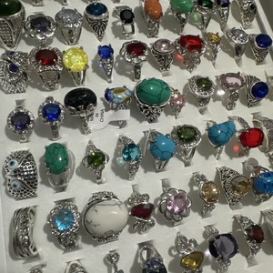 ต่างหูหินธรรมชาติสแตนเลสสำหรับผู้หญิง ต่างหูห่วงสีทอง สินค้าขายส่งจากโรงงาน - Product Image 4