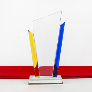 थोक स्टार आकार के रिक्त नक्काशीदार क्रिस्टल ट्रॉफी व्यक्तिगत 3 डी लेजर उत्कीर्ण अनुकूलन योग्य आकार नीले पीले खेल - Product Image 1