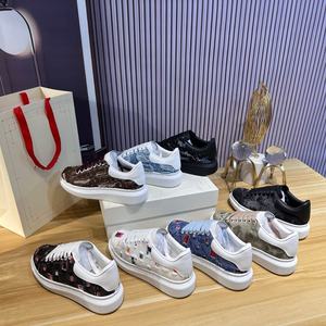 Zapatos de Diseñador McQueenes de Alta Gama, Zapatillas Clásicas Transpirables de Moda, Estilo Vaquero, Zapatos Personalizados de Marca Famosa para Caminar, Estilo Masculino - Product Image 1