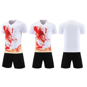 Ensemble de football sur mesure en gros, uniforme de football léger pour les clubs, les équipes et les supporters - Product Image 1