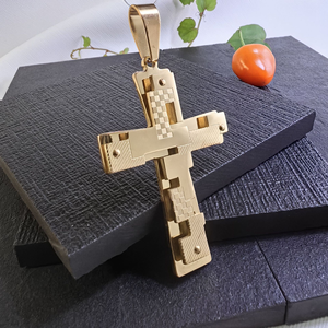 Kalung Liontin Salib Logam Bertekstur Grid dari Baja Anti Karat Gaya Industrial Punk Religius untuk Pria, Model Berlapis - Product Image 4