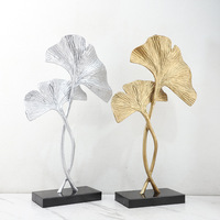 Sculpture géométrique nordique en métal en forme de feuille de Ginkgo, ornement artistique créatif pour salon, entrée, meuble TV, décoration intérieure