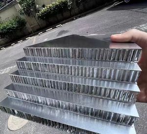 Panneau de porte composite en nid d'abeille en aluminium ignifugé, insonorisé, léger et durable Utilisation intérieure/extérieure - Product Image 2