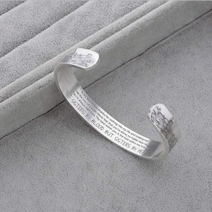 Brazalete con diseño ondulado de acero inoxidable de Color plateado personalizado, venta al por mayor, regalo de moda inspirador para el <span class=keywords><strong>cumpleaños</strong></span> de la <span class=keywords><strong>hermana</strong></span> - Product Image 4