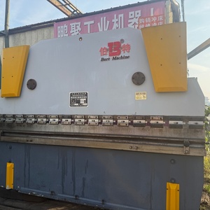 Máquina dobladora de chapa y tubo de metal hidráulica manual de 10 toneladas, 100 toneladas, 10 pies, 1.5x2500, 1000mm - Product Image 1