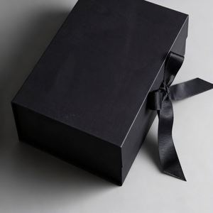 Boîtes cadeaux magnétiques en satin noir de luxe personnalisées, emballages en carton rigide recyclables avec couvercles en feuille gaufrée - Product Image 4