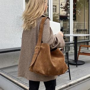 <span class=keywords><strong>Bolso</strong></span> Hobo de cuero de gamuza grande Retro para otoño e invierno, <span class=keywords><strong>bolso</strong></span> de hombro informal de piel de gamuza para mujer - Product Image 2