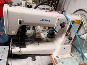 Machine à coudre industrielle JUKI TSC-441U d'occasion de haute qualité, point noué, 1 aiguille, avec grande tourelle, pour cuir - Product Image 4