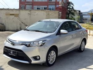Modèle Spécial Première Main <span class=keywords><strong>2015</strong></span> pour Vitz/Yaris 1.5 Starlight Automatique Faible Kilométrage Design Unique Choix Fiable et Amusant Gauche Foncé R15 - Product Image 2