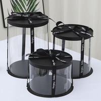 Boîtes à gâteaux rondes transparentes en PET jetables QX Wholesale, 6 à 12 pouces, pour cadeaux d'anniversaire et de mariage, avec impression en relief