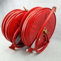 Rouge avec un 30m 3/4 pouces tuyau d'incendie utilisé pour la construction de protection incendie