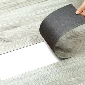 Facile à installer ménage 2mm d'épaisseur en plastique auto-adhésif vinyle lvt carreaux de sol planches