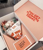 Vente en gros de boîtes postales d'emballage d'expédition avec logo personnalisé boîte cadeau de luxe ondulée florale durable avec plante à fleurs avec insertion