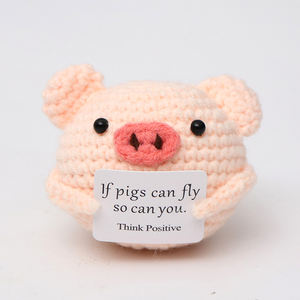 Figurine de cochon miniature <span class=keywords><strong>tricot</strong></span>ée à la main, créative, pour la <span class=keywords><strong>d</strong></span>écoration de la chambre, écologique, amusante, positive, en crochet, cadeau pour la chambre des enfants - Product Image 4