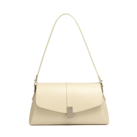 Sac à main en cuir minimaliste pour femme, sac à bandoulière à rabat structuré, sac à bandoulière avec fermoir métallique, fabriqué sur mesure