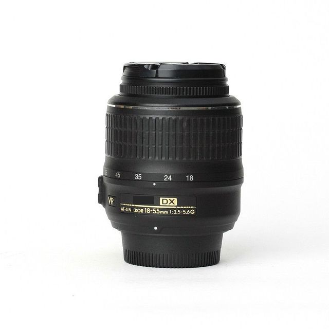 AF-S DX 18-55mm F3.5-5.6G ED II Wide Angle Zoom Lens for DX Format F Mount DSLR Cameras
