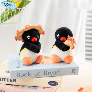 Ensemble de peluches Pingu Family Pingu <span class=keywords><strong>Pinga</strong></span> avec chapeau floral et bouquet, poupée en peluche originale de collection, cadeau, décoration d'intérieur, 12 cm - Product Image 5
