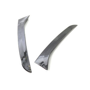 Par de Alerones Traseros para Volkswagen, en Negro Brillante con Patrón de Fibra de Carbono, de Plástico - Product Image 2