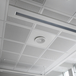 Plaques <span class=keywords><strong>de</strong></span> <span class=keywords><strong>plafond</strong></span> suspendu en plâtre perforées à trous ronds ignifuges 2x2, prix usine, pour bureaux, hôtels, écoles, musées - Product Image 4