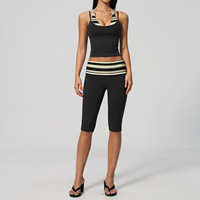 BNICE LOGO 4549 Ensembles de yoga pour femmes en gros, à pois et rayures, avec hauts courts licou et shorts capri, pour le fitness et les vêtements de sport
